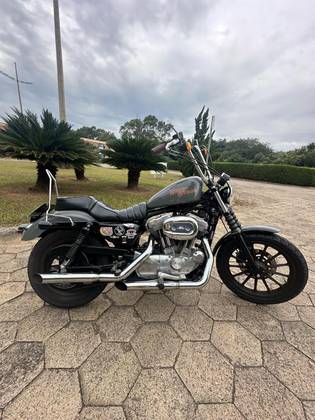 HARLEY-DAVIDSON SPORTSTER XL 883 